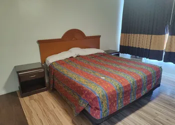 Best Inn & Suites hotel thumbnail 4