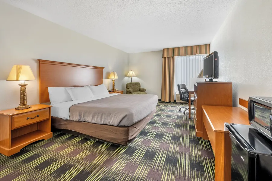 Quality Inn & Suites Near Amish Country hotel detail image 6