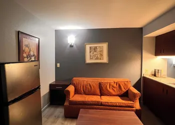 BlissPoint Inn & Suites, Northwood hotel thumbnail 4