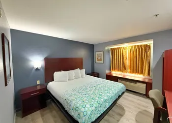 BlissPoint Inn & Suites, Northwood hotel thumbnail 7