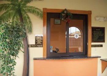 Luxury Inn and Suites Seaworld Lackland hotel thumbnail 3