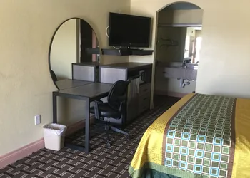 Luxury Inn and Suites Seaworld Lackland hotel thumbnail 6