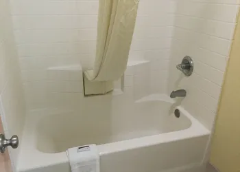 Luxury Inn and Suites Seaworld Lackland hotel thumbnail 8