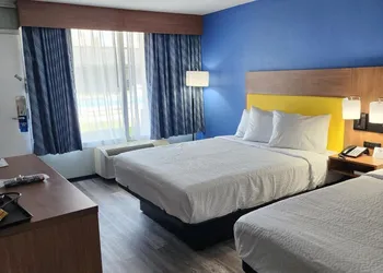 Days Inn & Suites by Wyndham Jennings hotel thumbnail 6