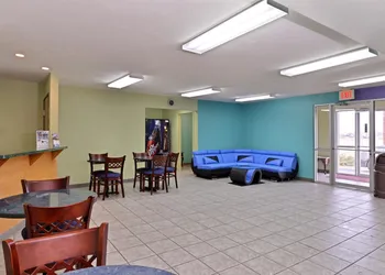 Americas Best Value Inn Seymour hotel thumbnail 4