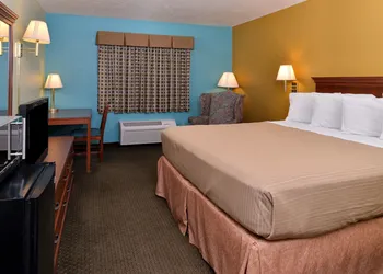 Americas Best Value Inn Seymour hotel thumbnail 6