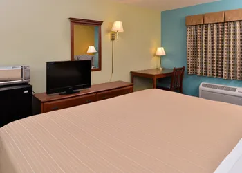 Americas Best Value Inn Seymour hotel thumbnail 7