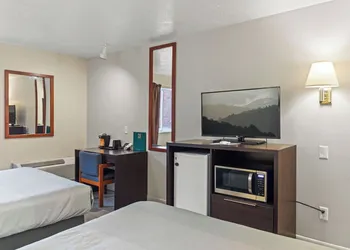 Quality Inn & Suites Salina National Forest Area hotel thumbnail 7
