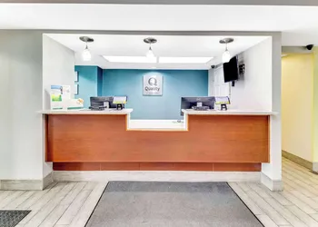 Quality Inn White House hotel thumbnail 2