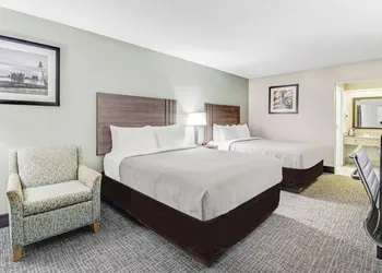 Quality Inn White House hotel thumbnail 4