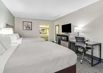 Quality Inn White House hotel thumbnail 5