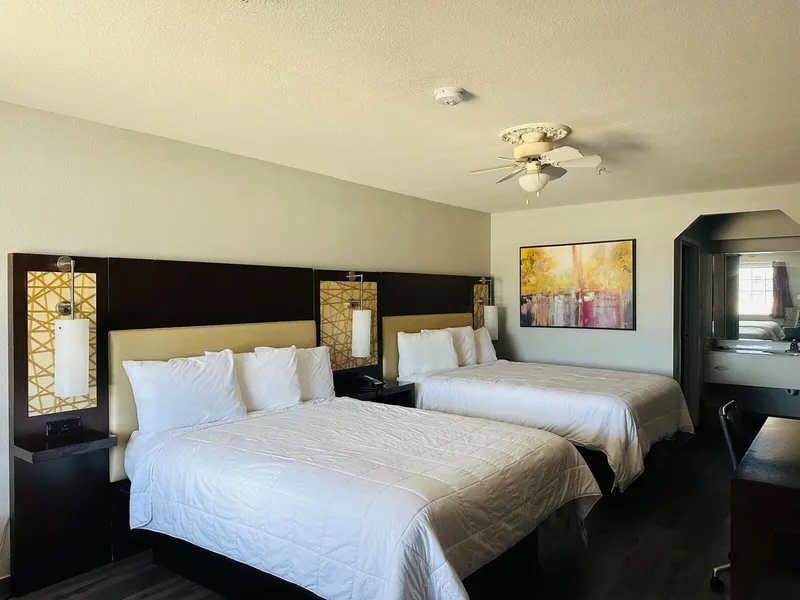 The Executive Inn & Suites hotel detail image 6