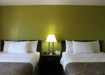 AmericInn by Wyndham West Burlington hotel thumbnail 7