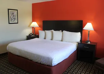 AmericInn by Wyndham West Burlington hotel thumbnail 8