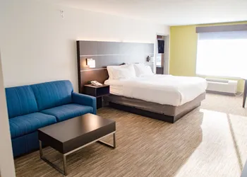 Holiday Inn Express & Suites Winona by IHG hotel thumbnail 3