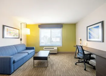 Holiday Inn Express & Suites Winona by IHG hotel thumbnail 6