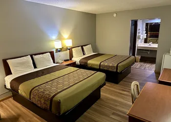 Thunderbird Motor Inn Baraboo hotel thumbnail 3