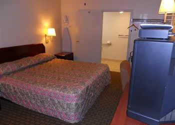 America's Best Inn and Suites Beaufort hotel thumbnail 7