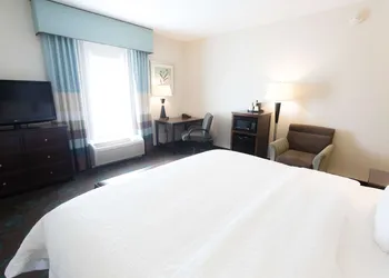 Hampton Inn & Suites Middlebury hotel thumbnail 3