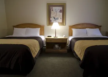 Comfort Inn & Suites hotel thumbnail 6