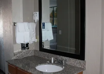 Days Inn & Suites by Wyndham Springfield on I-44 hotel thumbnail 6
