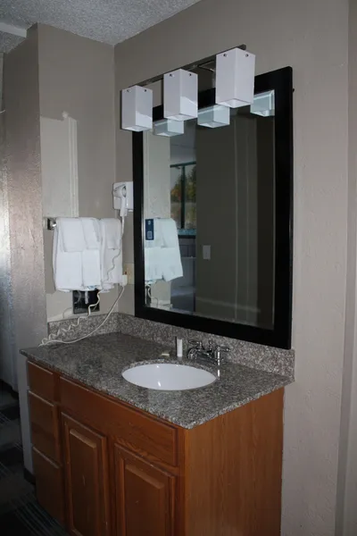 Days Inn & Suites by Wyndham Springfield on I-44 hotel detail image 6