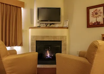 AmeriVu Inn & Suites - Waconia hotel thumbnail 4