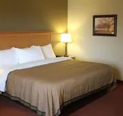 AmeriVu Inn & Suites - Waconia hotel detail image 7