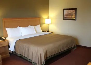 AmeriVu Inn & Suites - Waconia hotel thumbnail 7