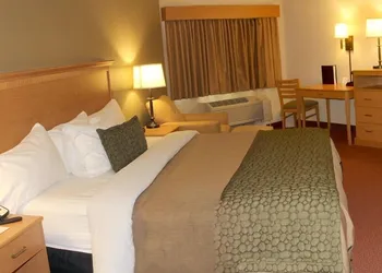 AmeriVu Inn & Suites - Waconia hotel thumbnail 8