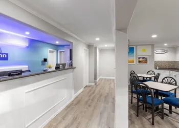 Days Inn by Wyndham Temple hotel thumbnail 2