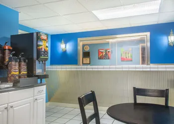 Super 8 by Wyndham Durham/University Area NC hotel thumbnail 2