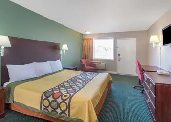 Super 8 by Wyndham Durham/University Area NC hotel thumbnail 5