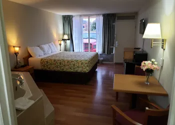 Mountain Home Inn hotel thumbnail 6