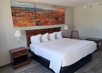 Days Inn by Wyndham Safford, AZ hotel thumbnail 4