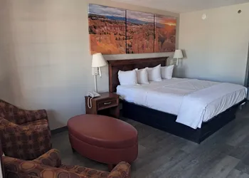 Days Inn by Wyndham Safford, AZ hotel thumbnail 6