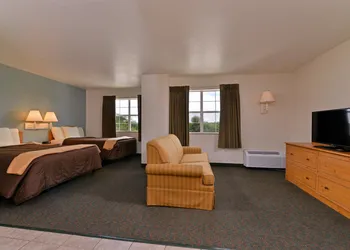 Americas Best Value Inn & Suites Winnie hotel thumbnail 8