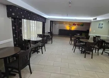 Copley Inn & Suites By OYO Akron OH hotel thumbnail 4