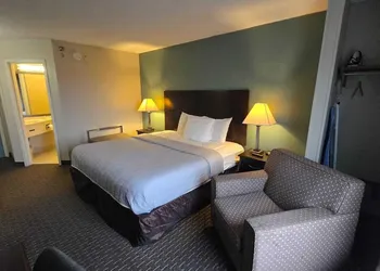 Copley Inn & Suites By OYO Akron OH hotel thumbnail 6