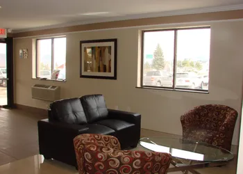 Super 8 by Wyndham Kamloops On The Hill hotel thumbnail 4