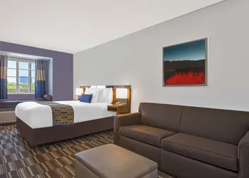 Microtel Inn & Suites by Wyndham Gardendale/Birmingham North hotel thumbnail 6
