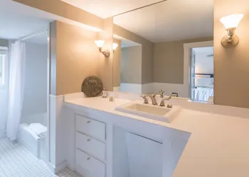 Snug Cottage hotel thumbnail 3