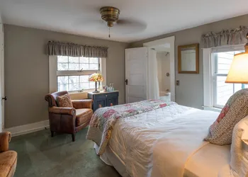 Snug Cottage hotel thumbnail 5
