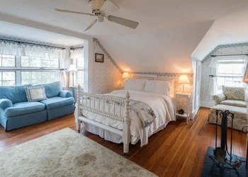 Snug Cottage hotel thumbnail 7