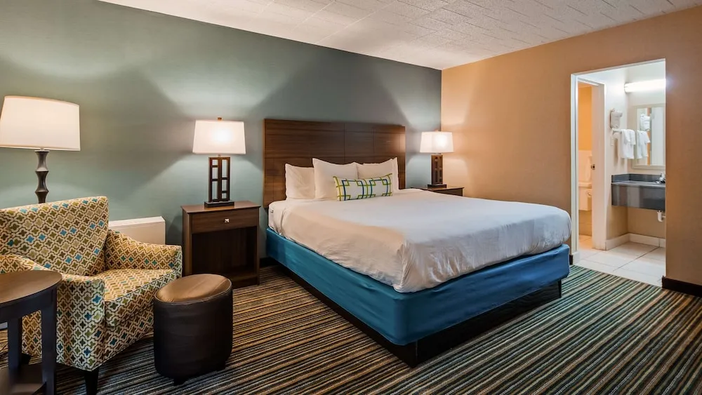 Best Western Woodhaven Inn hotel detail image 6