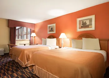 Travelodge by Wyndham Sturgis hotel thumbnail 7