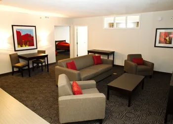 Holiday Inn Hotel & Suites Red Deer South by IHG hotel thumbnail 7