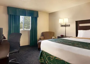 Travelodge by Wyndham Jefferson City hotel thumbnail 4