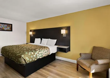 Econo Lodge White Pine Morristown I-81 & I-40 Split hotel thumbnail 6