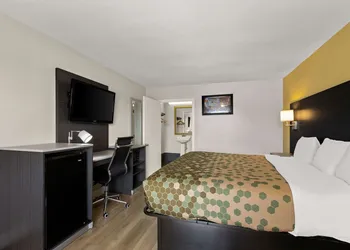 Econo Lodge White Pine Morristown I-81 & I-40 Split hotel thumbnail 7